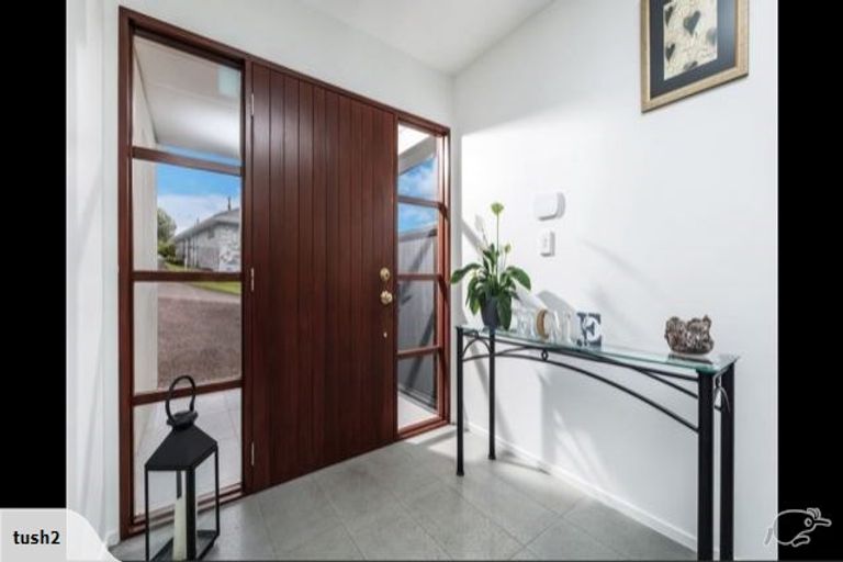 Photo of property in 10 Crestview Place, Browns Bay, Auckland, 0630
