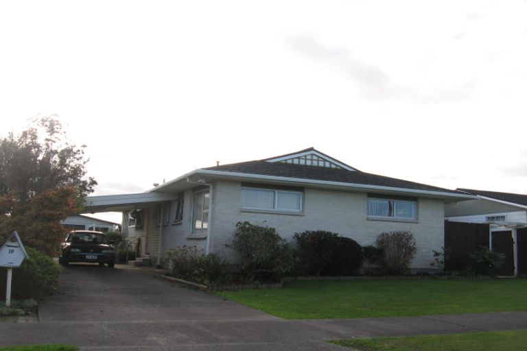 Photo of property in 19 Paradise Place, Milson, Palmerston North, 4414