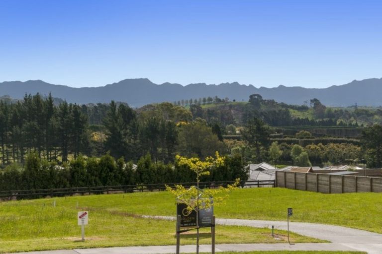 Photo of property in 1 Ridge Drive, Omokoroa, 3114