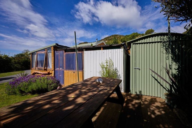 Photo of property in 17 Makura Road, Goose Bay, Kaikoura, 7374