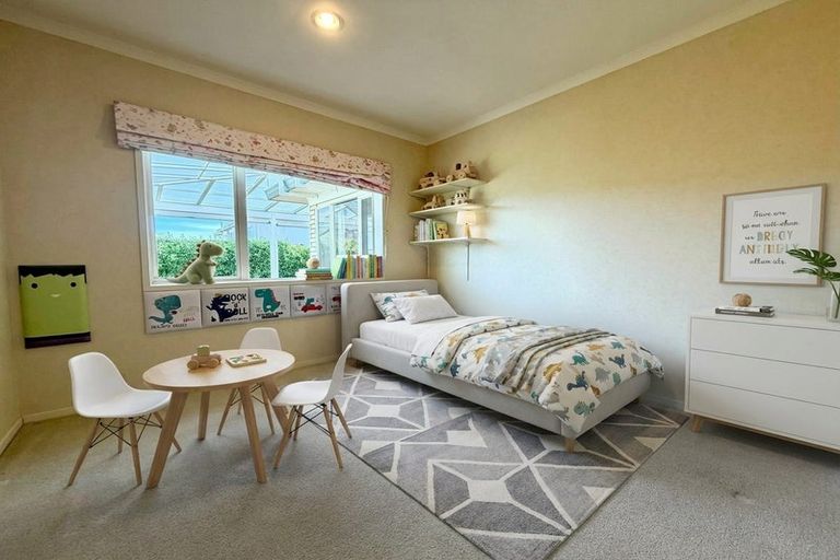 Photo of property in 12 Adrigole Place, East Tamaki, Auckland, 2013