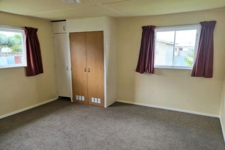 Photo of property in 12a Hokio Beach Road, Levin, 5510