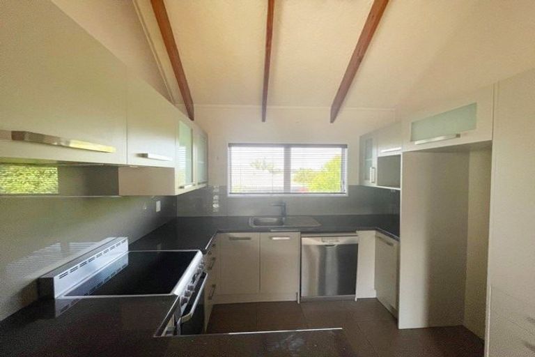 Photo of property in 1 Gosford Drive, Botany Downs, Auckland, 2010