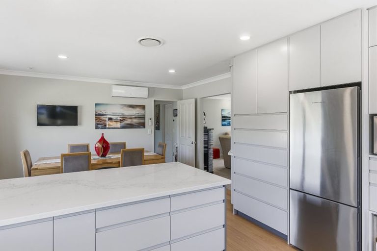 Photo of property in 100 Milne Drive, Paraparaumu, 5032