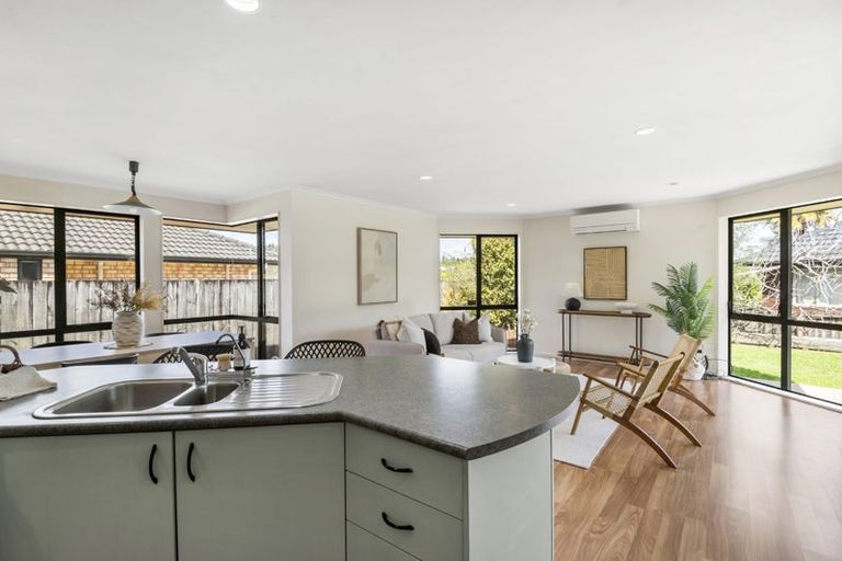 Photo of property in 29 Hugh Green Drive, Pinehill, Auckland, 0632