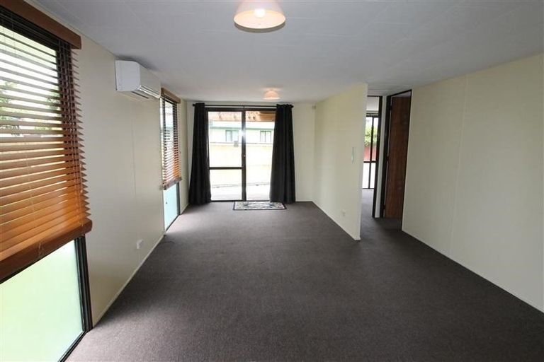 Photo of property in 1/8 Cameron Place, Ranui, Auckland, 0612