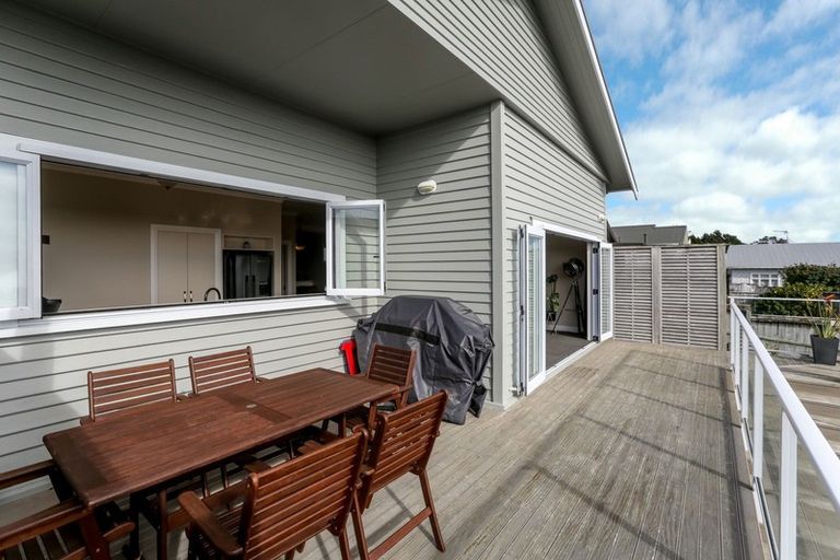 Photo of property in 20 Dorset Avenue, Westown, New Plymouth, 4310