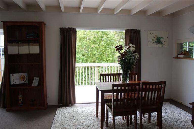 Photo of property in 2/7 Havana Place, Glenfield, Auckland, 0629