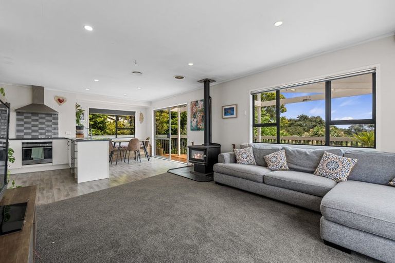 Photo of property in 1141 Scenic Drive North, Swanson, Auckland, 0816