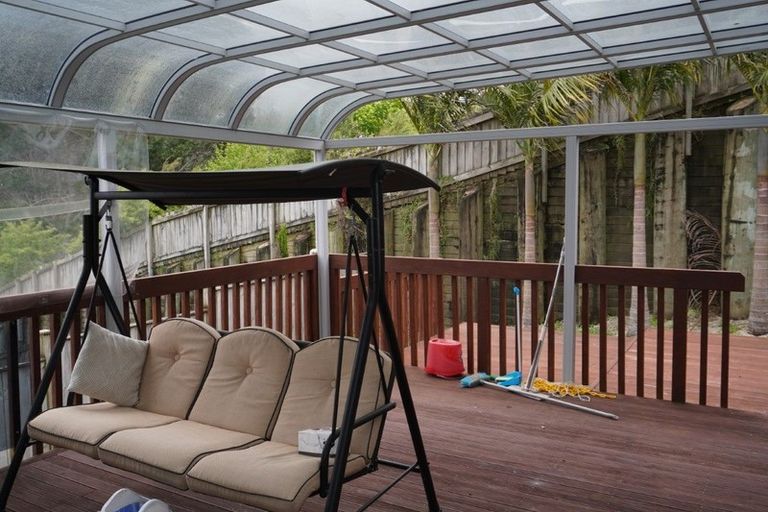 Photo of property in 11 Namsan Close, Fairview Heights, Auckland, 0632