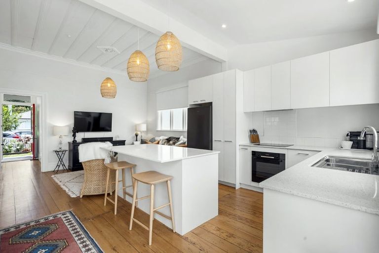 Photo of property in 26 Anne Street, Devonport, Auckland, 0624