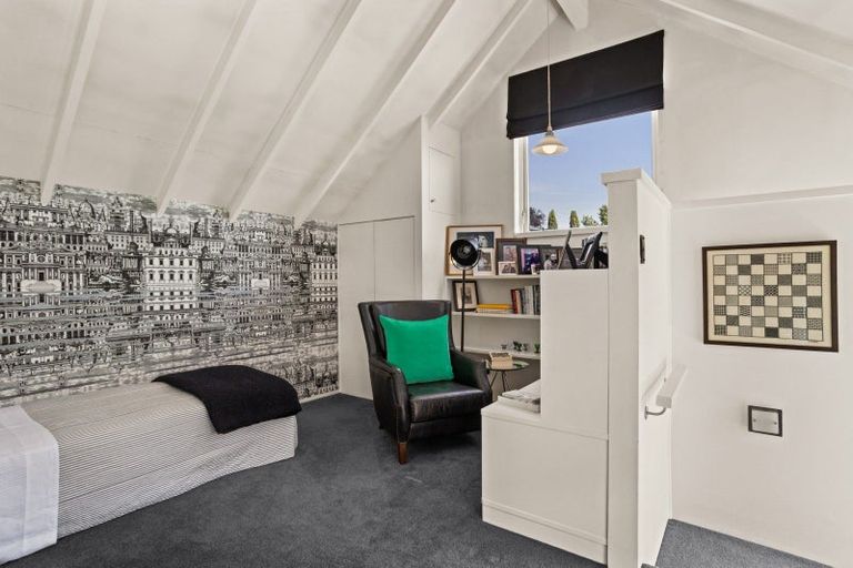 Photo of property in 15 Muritai Crescent, Havelock North, 4130