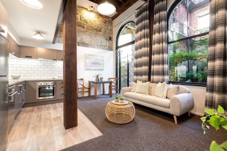 Photo of property in 3/5 Jetty Street, Dunedin Central, Dunedin, 9016