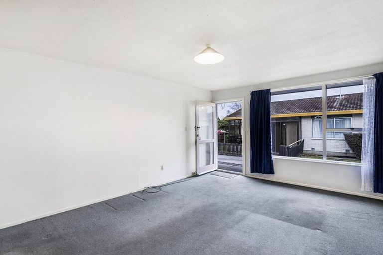 Photo of property in 1/45 Oldwood Street, Bishopdale, Christchurch, 8053