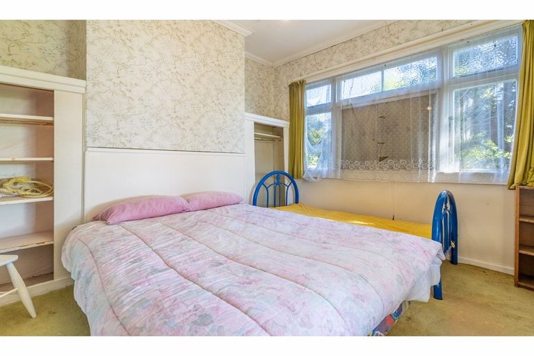 Photo of property in 9 Mena Street, Waikawa, Tokanui, 9884