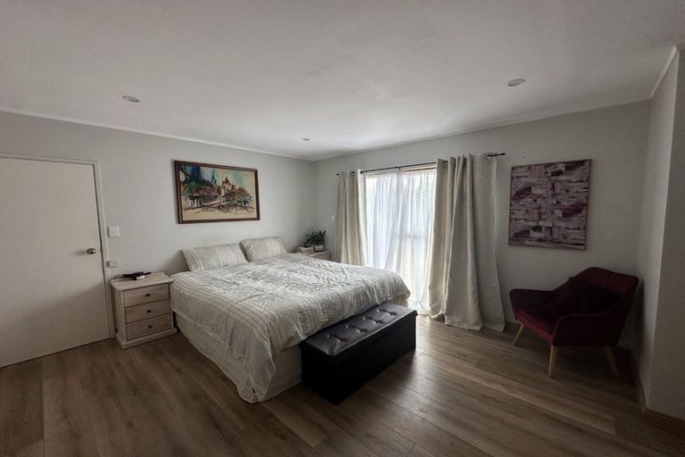 Photo of property in 16a Brian Crescent, Stanmore Bay, Whangaparaoa, 0932