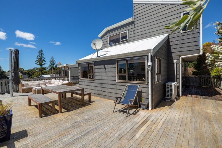 Photo of property in 16 Palm Parade, Riversdale Beach, Masterton, 5872