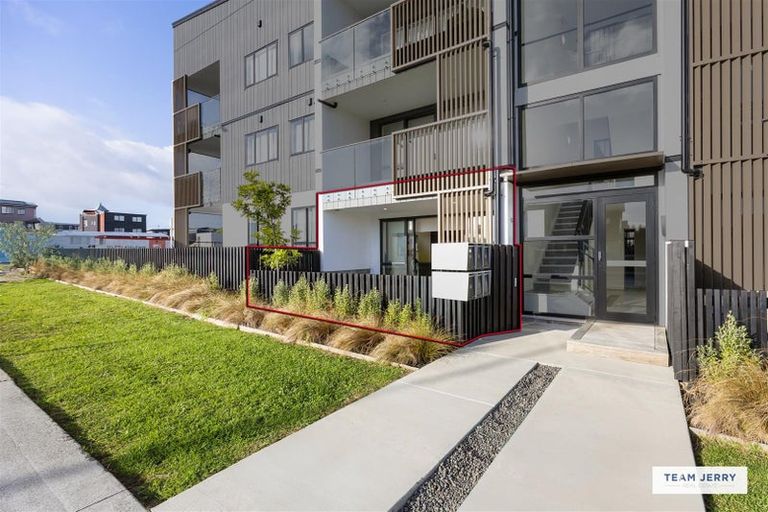 Photo of property in 2/1g Dishys Road, Flat Bush, Auckland, 2019