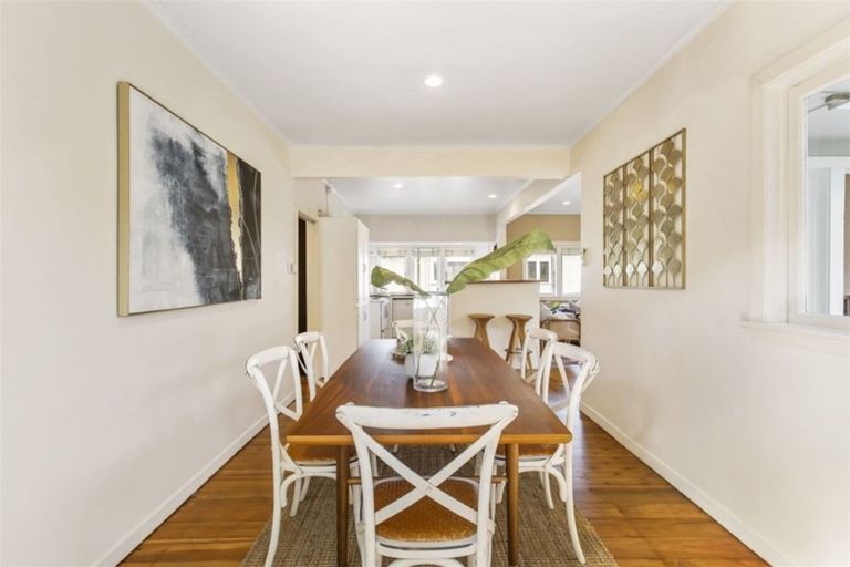 Photo of property in 1/53 Corunna Road, Milford, Auckland, 0620
