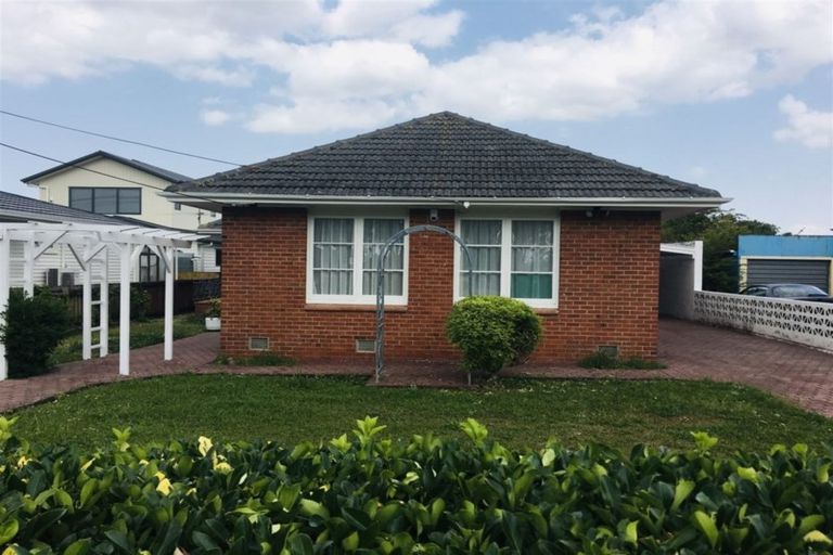 Photo of property in 67 Archibald Road, Kelston, Auckland, 0602