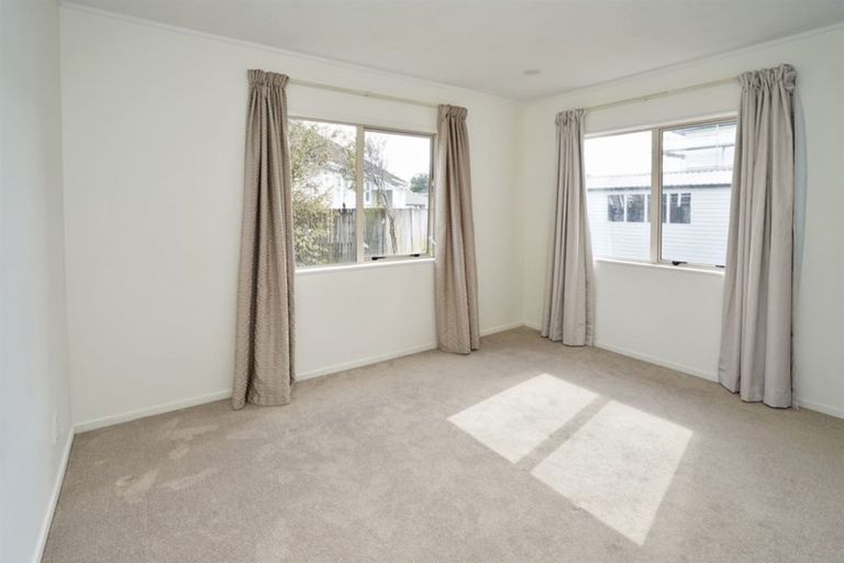 Photo of property in 5a Le Quesne Place, Fairfield, Hamilton, 3214