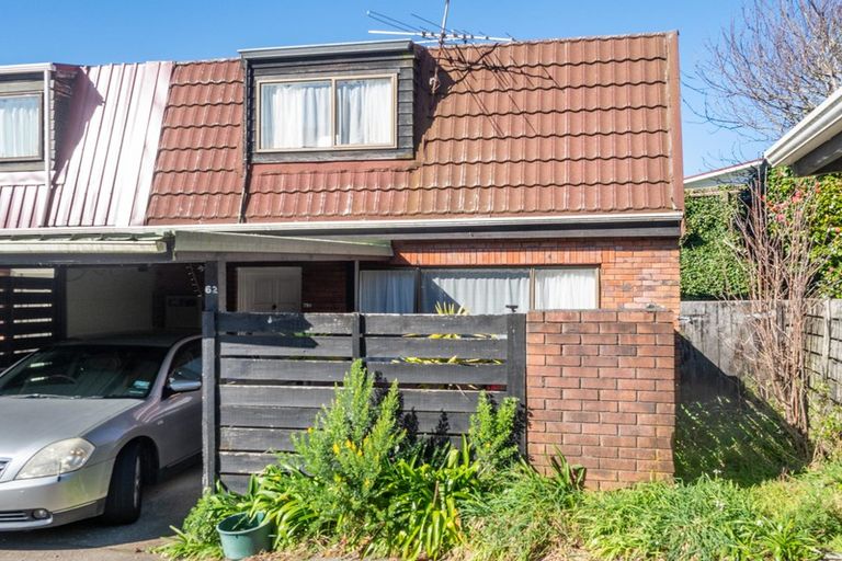Photo of property in 62 Churton Drive, Churton Park, Wellington, 6037