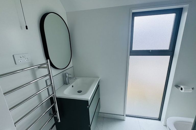 Photo of property in 1/65 Thackeray Place, Waltham, Christchurch, 8023