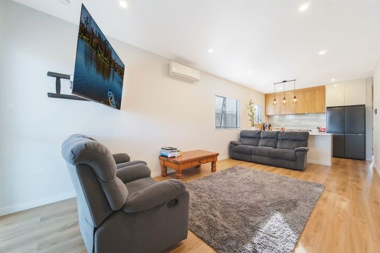 Photo of property in 20 Opoka Street, Takanini, 2110