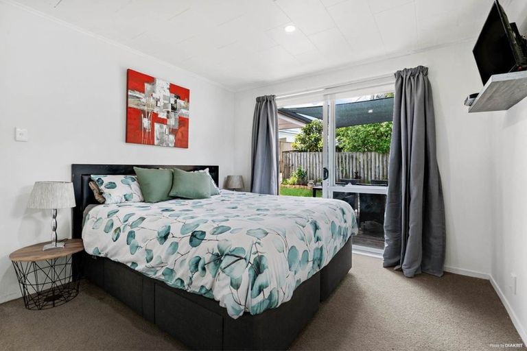 Photo of property in 77 Brian Crescent, Stanmore Bay, Whangaparaoa, 0932