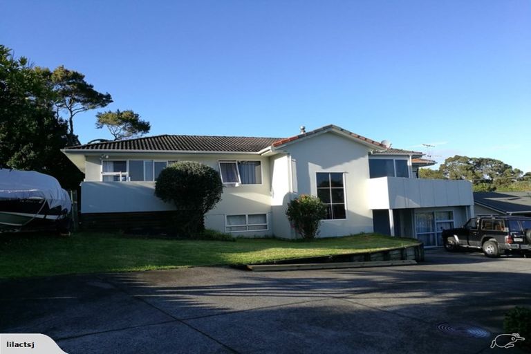 Photo of property in 10 Tamahere Drive, Glenfield, Auckland, 0629
