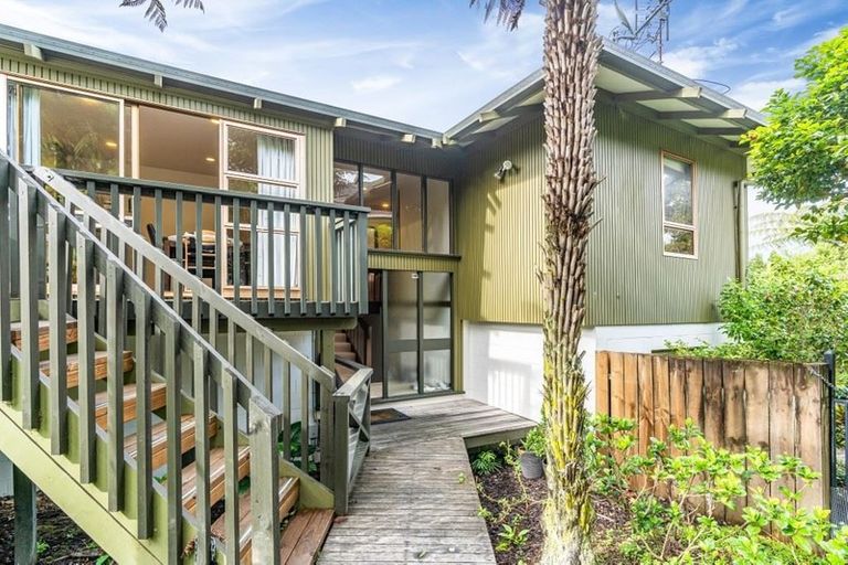 Photo of property in 110 Porritt Avenue, Chatswood, Auckland, 0626