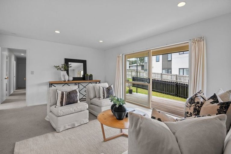Photo of property in 1/14 Elliott Avenue, Bayview, Auckland, 0629