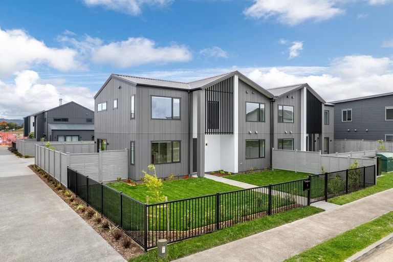 Photo of property in 4 Park Green Avenue, Rosehill, Papakura, 2113