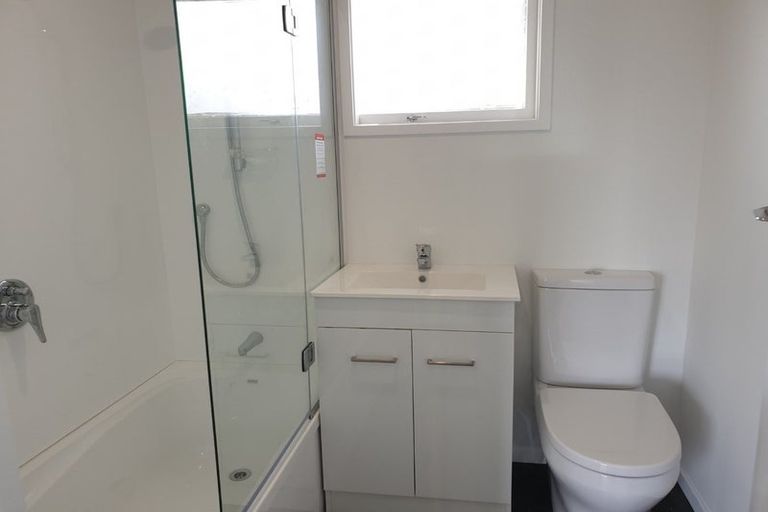 Photo of property in 1/176 Archers Road, Glenfield, Auckland, 0629