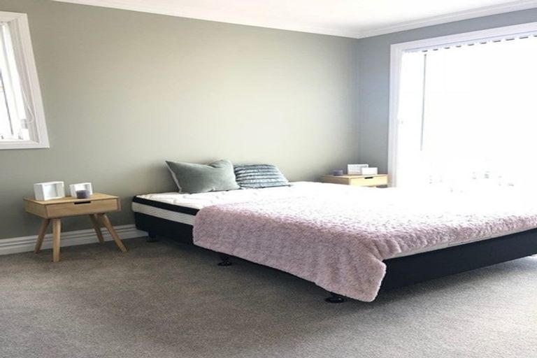 Photo of property in 19 Headland Drive, Long Bay, Auckland, 0630