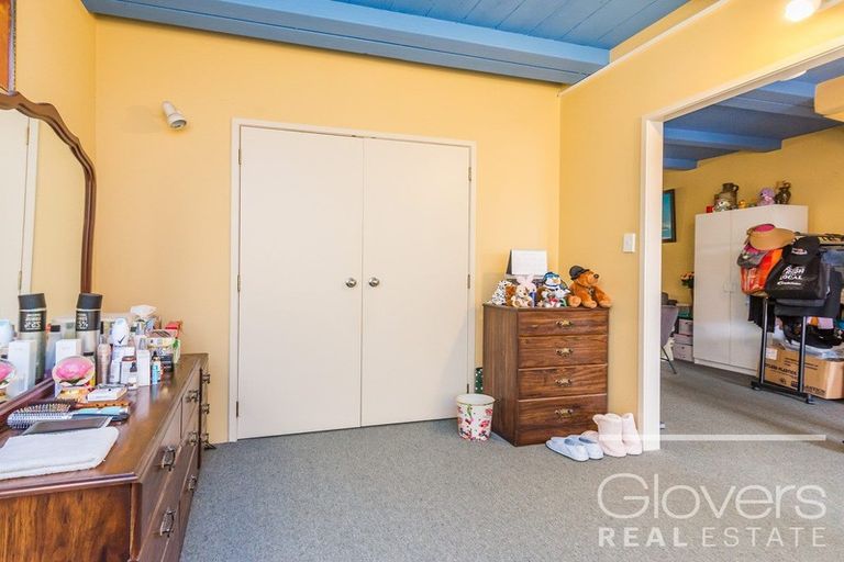 Photo of property in 10 Captain Scott Road, Glen Eden, Auckland, 0602