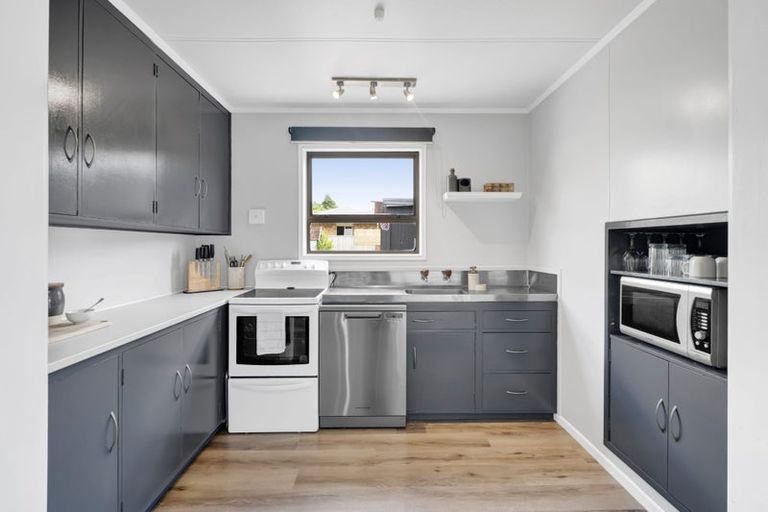 Photo of property in 66 Matai Street, Inglewood, 4330