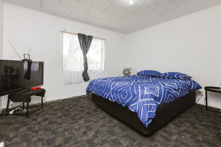 Photo of property in 1/22 Barneys Farm Road, Clendon Park, Auckland, 2103