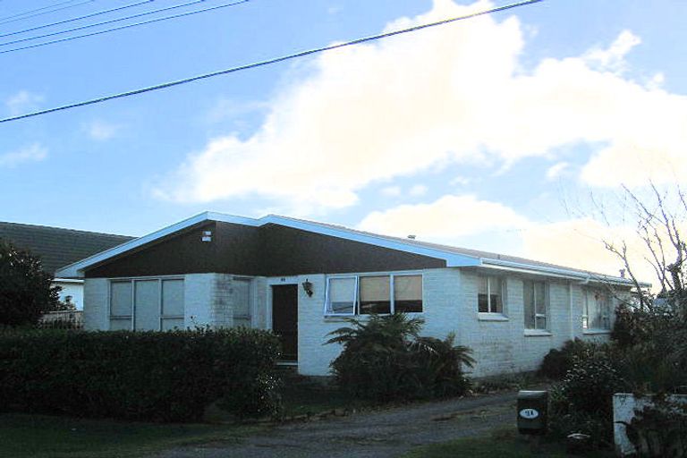 Photo of property in 15a Falla Street, Paraparaumu Beach, Paraparaumu, 5032