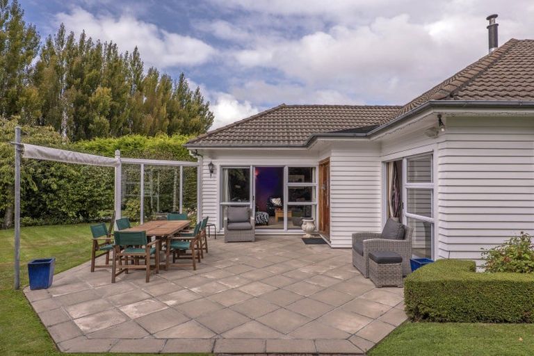 Photo of property in 30 Sawyers Arms Road, Northcote, Christchurch, 8052