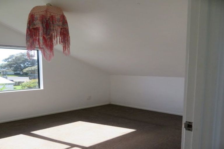 Photo of property in 26 Barneys Farm Road, Clendon Park, Auckland, 2103