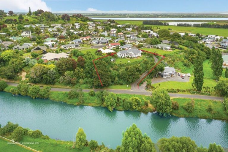 Photo of property in Cotswold Cottage B & B, 46 Maramarahi Road, Thames, 3578