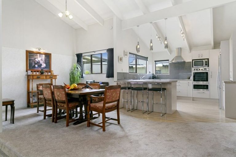 Photo of property in 2 Kew Place, Richmond Heights, Taupo, 3330