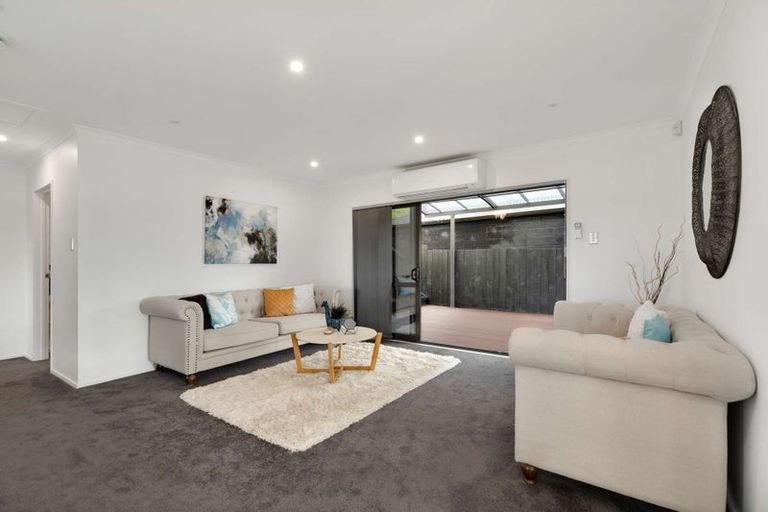 Photo of property in 12 San Casello Rise, Henderson, Auckland, 0612