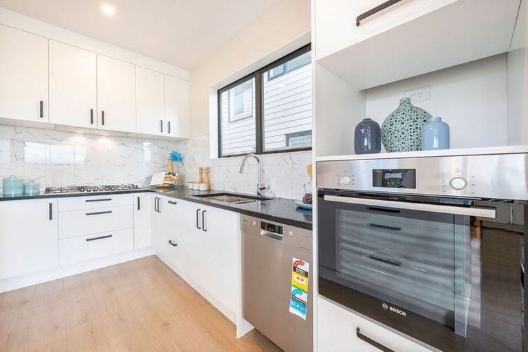 Photo of property in 62 Tir Conaill Avenue, Flat Bush, Auckland, 2019