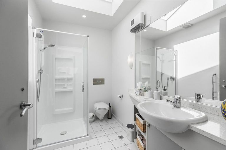 Photo of property in 2/363 Karaka Bay Road, Karaka Bays, Wellington, 6022