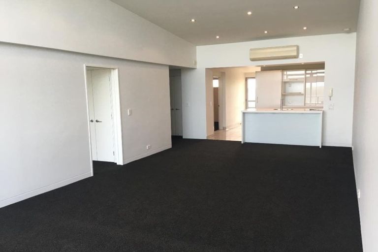 Photo of property in 10/272 Marine Parade, New Brighton, Christchurch, 8061