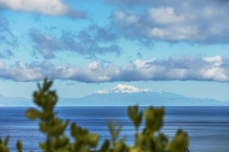 Photo of property in 14 Orchy Crescent, Southgate, Wellington, 6023