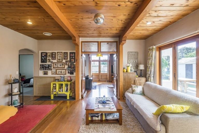 Photo of property in 14 Winara Avenue, Waikanae, 5036