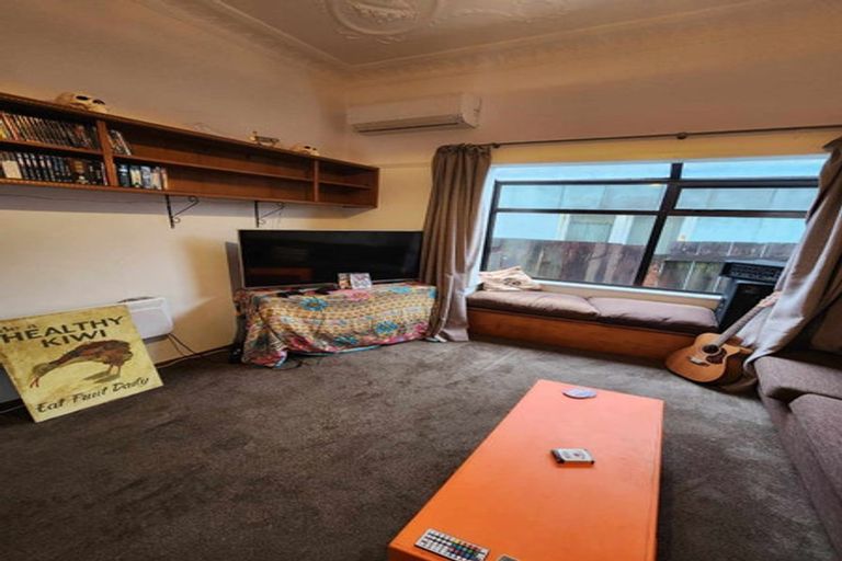 Photo of property in 17 Rua Street, Lyall Bay, Wellington, 6022